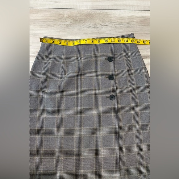 Uniqlo Skirt - Picture 7 of 8